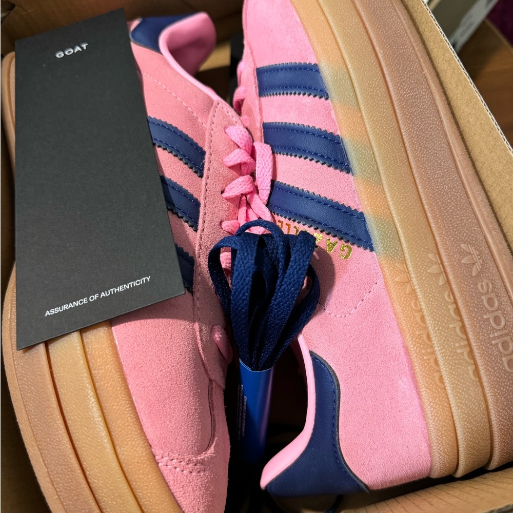 Gazelle Bold Pink Glow Gum 6 1/2 - PRICE IS FIRM